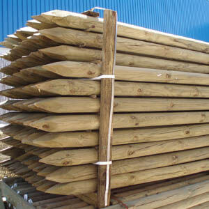 Postes de madera de pino